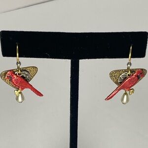Red Cardinal Pearl Triangle Hammered Textured Earrings Bead Gold-tone